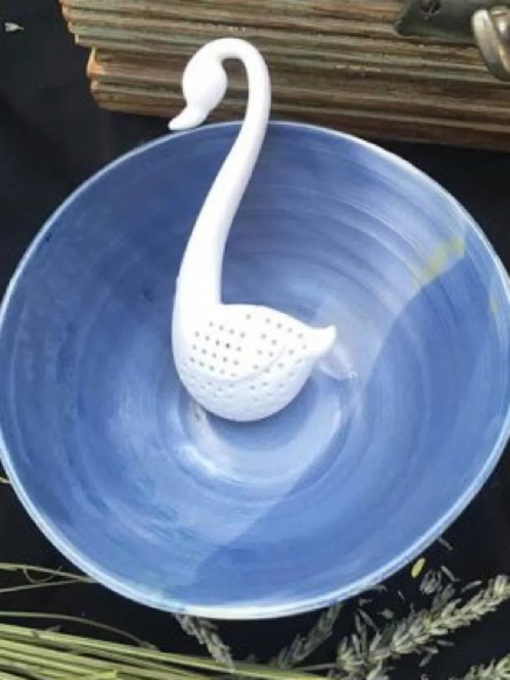 Brand New Invotis White Swan Shaped Silicone Tea Filter Infuser